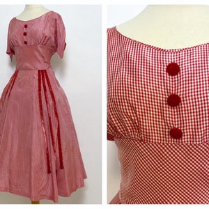 Vintage 1950s red gingham print satin circle dress - size S