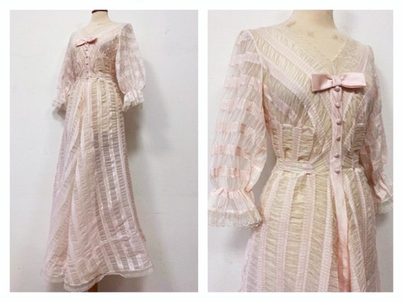 Vintage 1930s 1940s light pink sheer balloon sleev