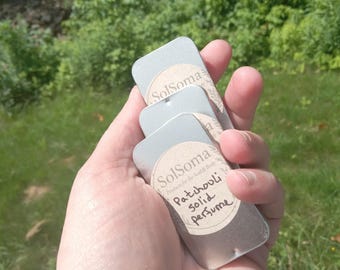 Perfume sólido de pachulí: artesanal y natural.