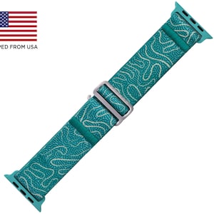 Puede incluir: Correa de Apple Watch con estampado turquesa y blanco con hebilla plateada. La correa presenta un diseño abstracto repetitivo. La correa del reloj se muestra sobre un fondo blanco. El texto "SHIPPED FROM USA" es visible.