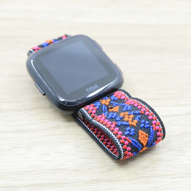 fitbit versa stretchy band