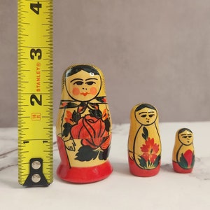 Russian Matryoshka Wooden nesting dolls, Set of 3