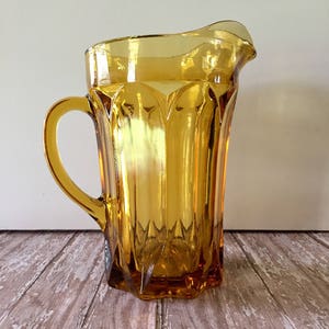 Vintage Amber Pitcher, 1960&#39;s Amber Pitcher, Anchor Hocking Fairfield Amber Pitcher, Farmhouse Pitcher, Vintage Gold Pitcher