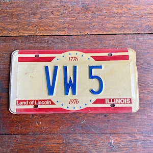 Vintage License Plate, 1976 Bicentennial Illinois License Plate, Vintage Car Tag, Vintage Automobile Tag, Metal Truck Tag, Man Cave Decor