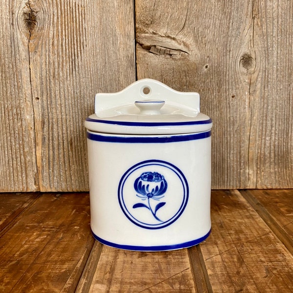 Primitive Blue Transferware Salt Box, Vintage Blue and White Salt Box Crock With Lid, Vintage Blue Transferware Salt Cellar Box