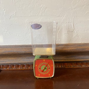 Vintage Borg 5 Lb Kitchen Scale, Vintage Mid Century Kitchen Scale, Vintage Borg Scale with Measuring Cup, Vintage 6 Cup Measuring Cup Scale