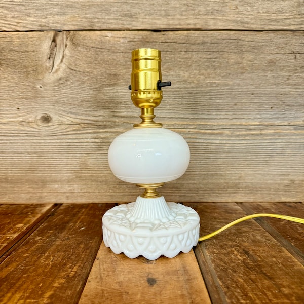 Vintage Milk Glass Accent Lamp, Vintage Farmhouse Milk Glass Lamp, Vintage White Glass Lamp