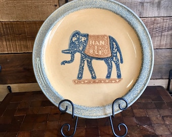 Vintage Pfaltzgraff America Hanibel, 1984 Discontinued Pfaltzgraff America Collection, Vintage Sponge Folk Art Elephant Plate