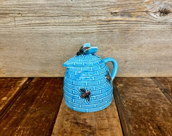 Vintage Beehive Shaped Honey Pot with Lid, Beehive Honey Jar with Lid, Beehive Honey Jar, Vintage Blue Bee Hive Honey Jar