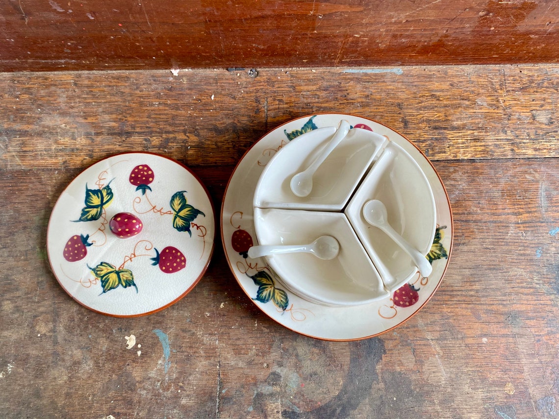 Hôtel Silver Vintage Divided Dish – Cassandra's Kitchen