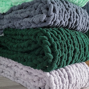 Chunky Knit Chenille Throw Blanket Bedspread