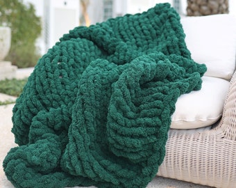 Chunky knit chenille bedspread, Throw Blankets made from jumbo chenille yarn