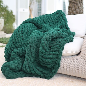 Chunky knit chenille bedspread, Throw Blankets made from jumbo chenille yarn