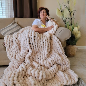 Chunky Knit Blanket Made With Chenille Yarn Super Chunky Blanket Throw Throw Blanket Arm Knit Chunky Blanket Jumbo Knits Christmas Etsy