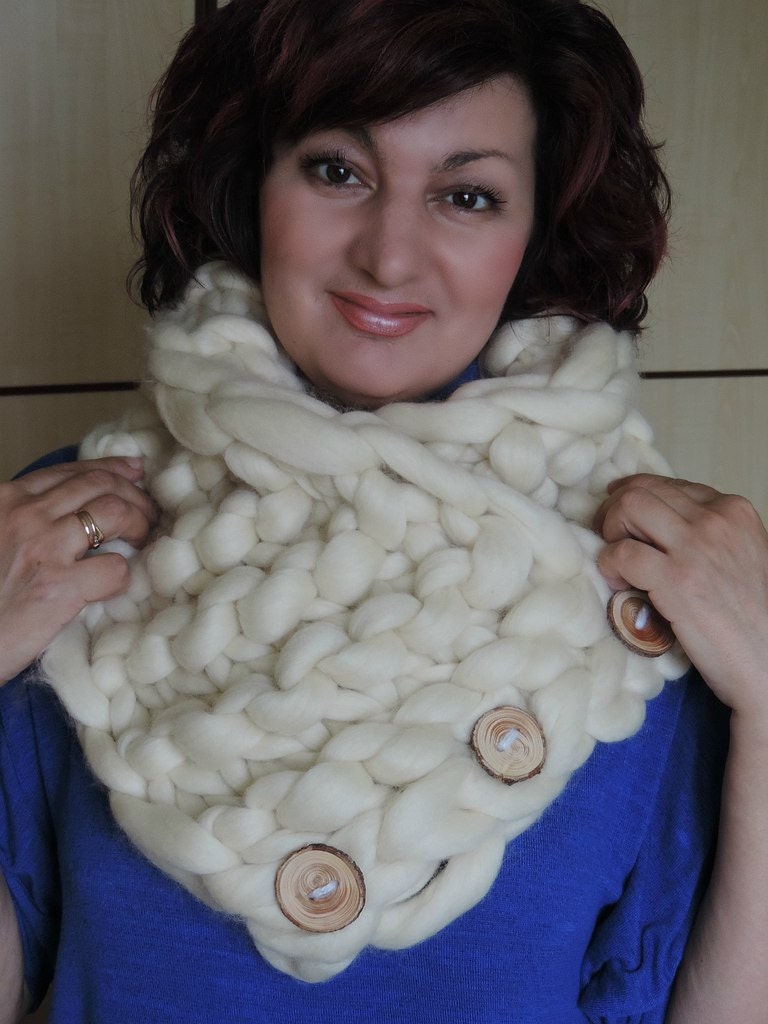 Super Chunky Infinity Scarf, Chunky Yarn, Australian Merino Knit Scarf ...