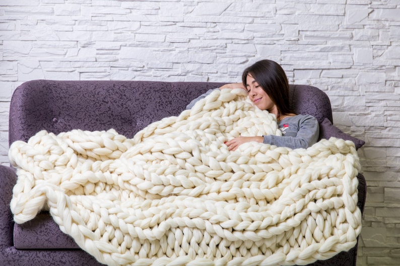 Super chunky knit throw blanket, Chunky knit blanket, Blanket, Throw, Chunky knits, Arm knitted blanket, Merino wool blanket, Wool blanket image 5