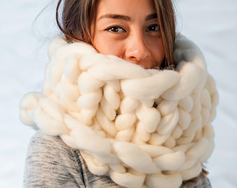 Wool Scarf, Chunky infinity scarf, Oversized Scarf, Knitted Scarf, Chunky Scarf, Red scarf, Chunky knit scarf, Scarfs