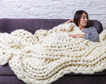 Super chunky knit throw blanket, Chunky knit blanket, Blanket, Throw, Chunky knits, Arm knitted blanket, Merino wool blanket, Wool blanket