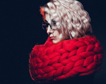 Red Knitted Infinity Scarf, knitted scarf, chunky scarf, red scarf, chunky yarn.