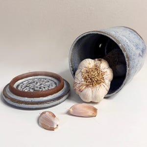 Ceramic Garlic Keeper with Grater Lid, Handmade Garlic Holder, Pottery Garlic Jar, Garlic Storage for Countertop