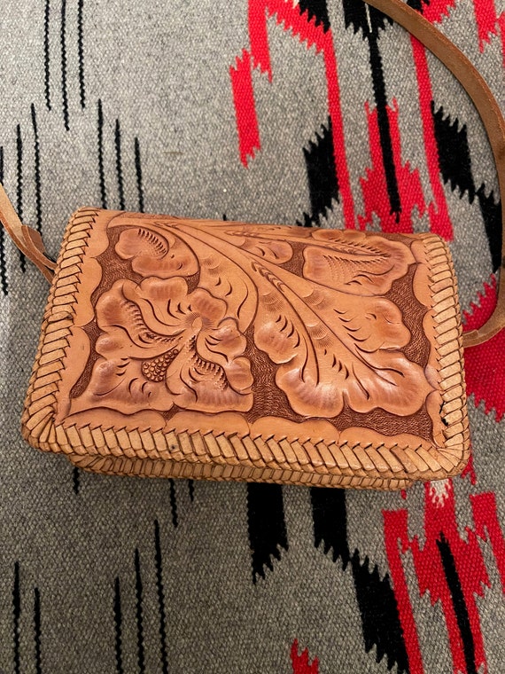 Vintage Tooled Leather Handbag from the 60's-70's - image 5