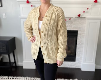 Irish wool Sweater, Gaeltarra, Ladies  Size Medium, Mint Condition