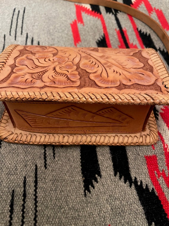 Vintage Tooled Leather Handbag from the 60's-70's - image 6