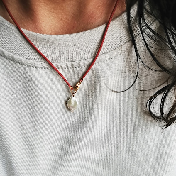 Collier de perles rouges, tour de cou minimaliste de perles rouges, collier de perles rouges simple, pendentif de perles rouges, collier de perles Miyuki, collier rouge moderne