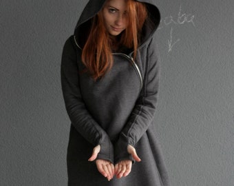 Grauer Mantel Frauen, asymmetrischer Mantel, Kapuzenmantel, langer Pullover-Mantel, Mantel für Frauen, grauer Reißverschlussmantel, Assassin Hoodie, großer Kapuzenmantel