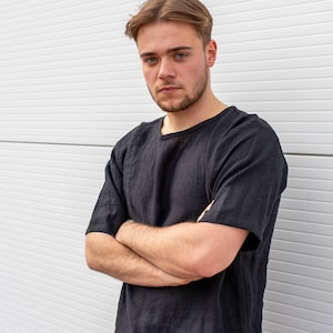 Herren Leinen Tshirt, Loose Fit Tshirt, Schwarzes Tshirt, Basic Shirt für Männer, Sommer Tshirt, Bauern Kleidung, Entspanntes T-Shirt, Plus Size Kleidung Bild 1