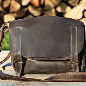 Sac crossbody en cuir brun, sac à main unisexe, sac messager, crossbody de travail, crossbody satchel, sac crossbody scolaire, sac de voyage en cuir