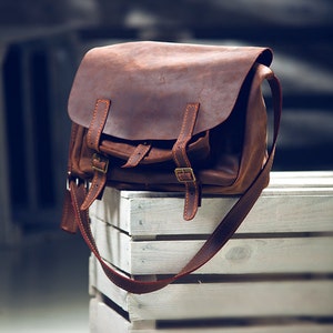 Sac à bandoulière marron, sac en cuir, sac cartable en cuir, sac Messenger, sac unisexe, sac à bandoulière, sac fourre-tout, fait à la main par NavahoClothing