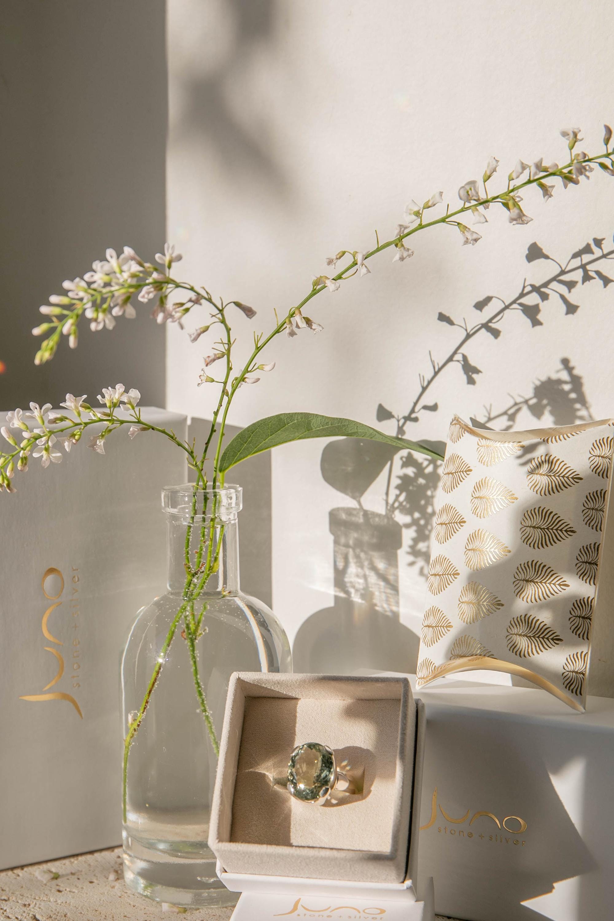 Orecchini A Cerchio In Argento 925 Con Pietra Di Luna Arcobaleno - Piccoli Orecchini Rotondi Huggy, Anallergici, Per Donna E Bambina, Confezione Regalo