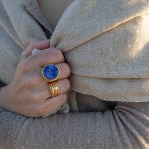 Lapis Lazuli Ring in Decorative Gold Plated 92.5% Sterling Silver - Size 7 US