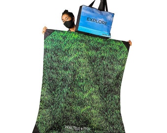 Picnic Tote with Attached Grass Mat