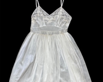 Roupão glamoroso dos anos 1950
