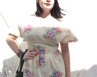 Dreamy floral vintage maxi dress with flutter sleeves!