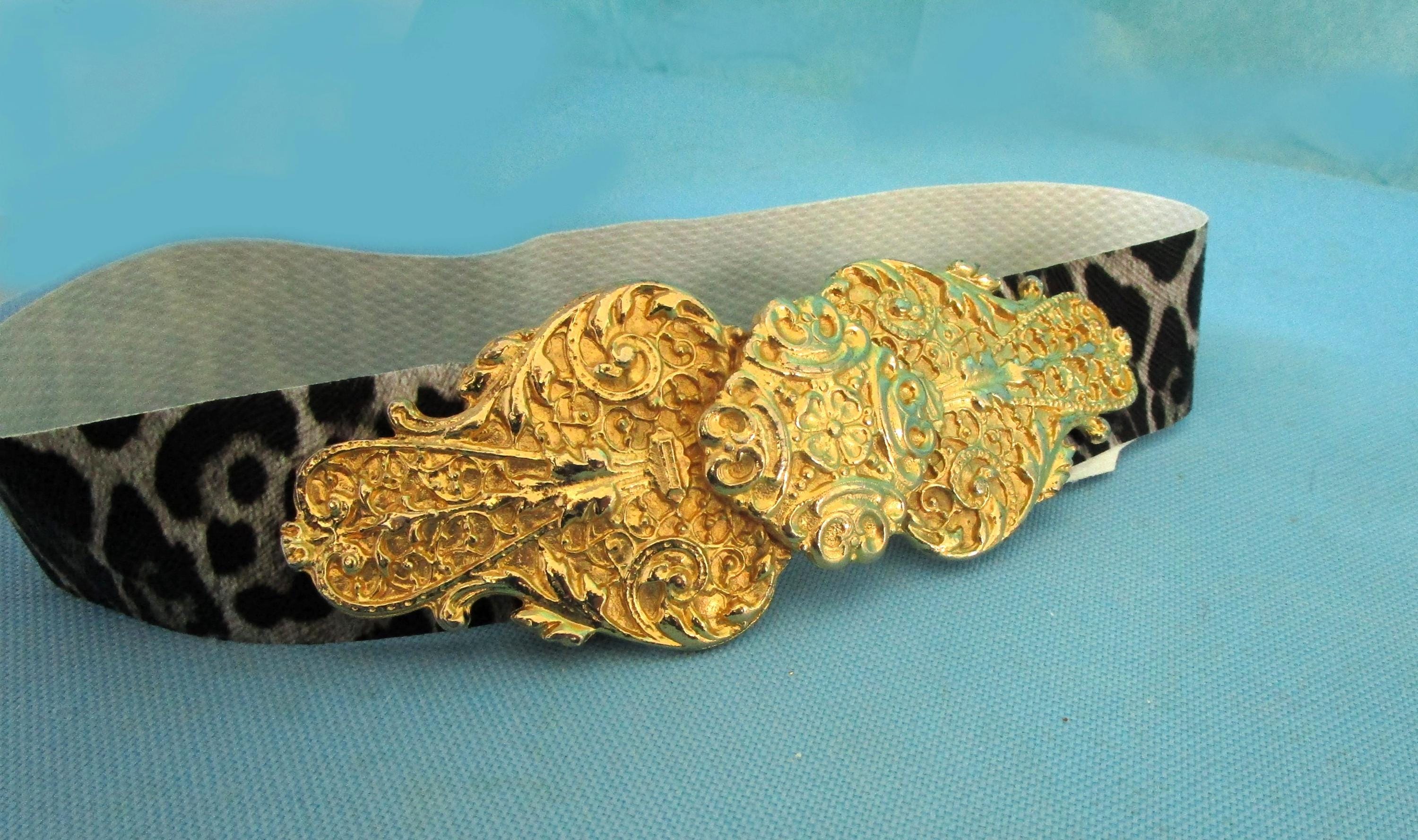 Gay Boyer Green Suede Leather Belt with Beautifully Crafted Silver Buckle Vintage signed GAY BOYER belt with gold tone removable  main image 4