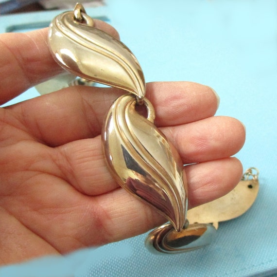 Vintage Chunky Silver Tone Swirl/Leaf Necklace - image 3