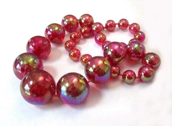 Vintage Red Soap Bubble Plastic Beaded Necklace - image 6