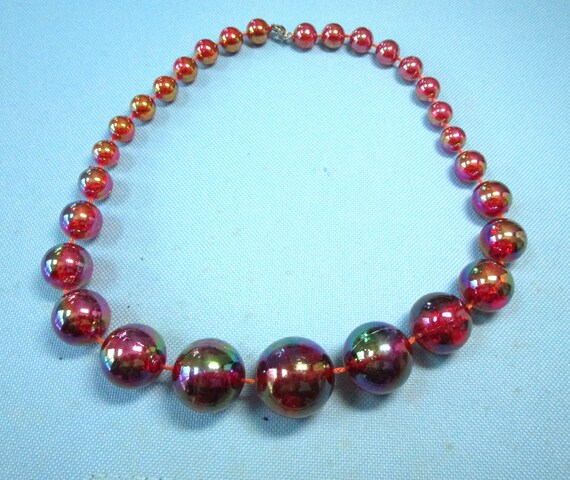 Vintage Red Soap Bubble Plastic Beaded Necklace - image 3
