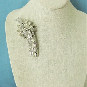 Spectacular Large Diamante Floral Spray Brooch image 4