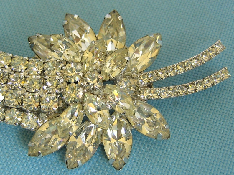 Spectacular Large Diamante Floral Spray Brooch image 6