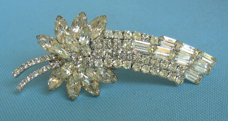 Spectacular Large Diamante Floral Spray Brooch image 5