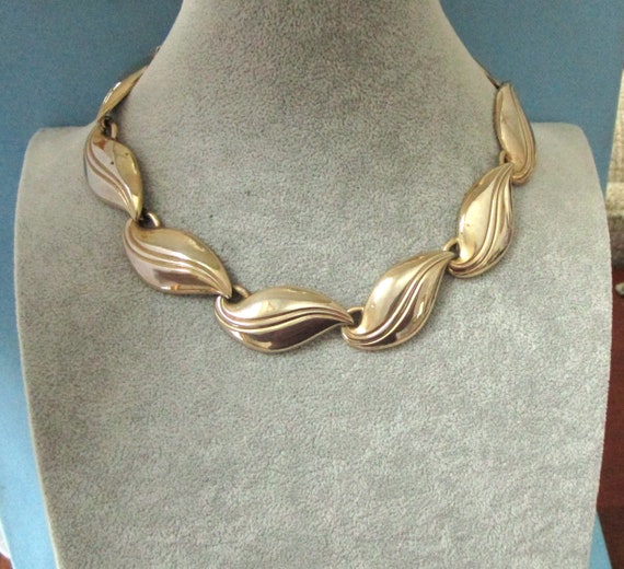 Vintage Chunky Silver Tone Swirl/Leaf Necklace - image 2