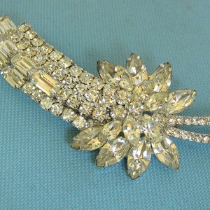 Spectacular Large Diamante Floral Spray Brooch image 3