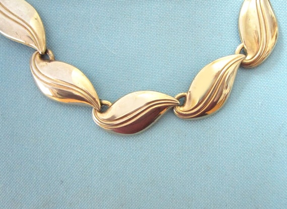 Vintage Chunky Silver Tone Swirl/Leaf Necklace - image 7