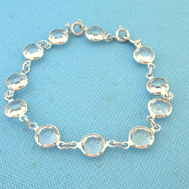 Adjustable crystal bracelet