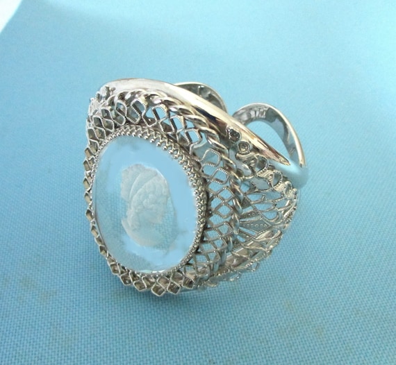 Reverse Carved Glass Intaglio Silver Tone Hinged … - image 1
