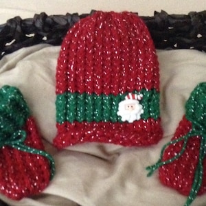 Christmas baby hat,Santa baby knit hat,Santa baby Booties,Santa Button baby hat,Newborn knit hat,Santa baby hat and booties, infant baby hat